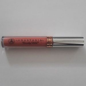 Anastasia Beverly Hills Liquid Lipstick in Dolce
